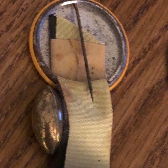 Purdue Boilermakers pin from 1979 Blue Bonnet Bowl - Picture 3 of 5